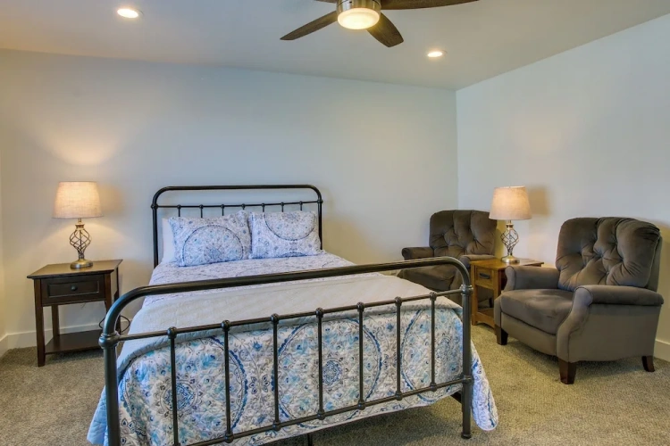 3 Bedrooms Apartment