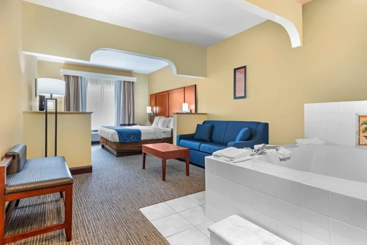 Deluxe Double Suite