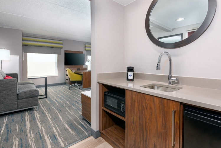 Hampton Inn & Suites Cleveland-Beachwood photo 28