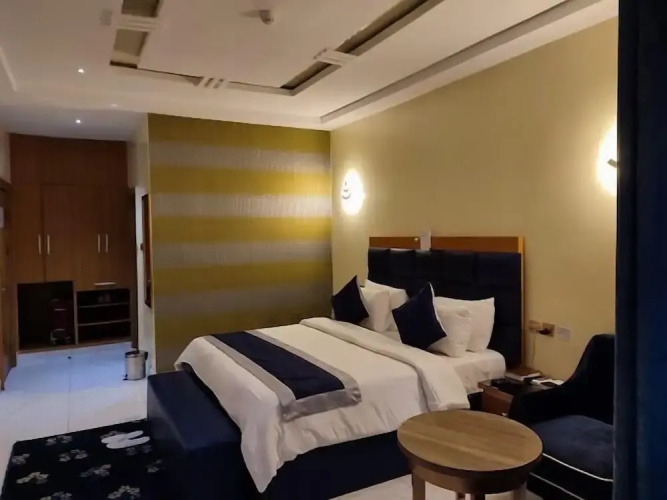 Strong Mark Apartments