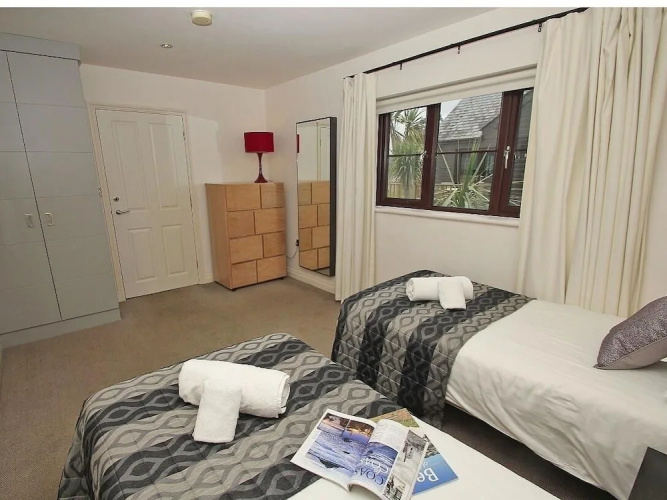 Castaway Lodge