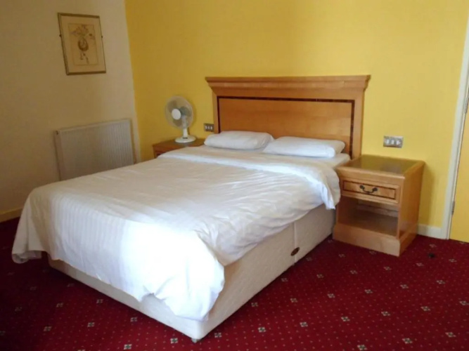 Three Queens Hotel