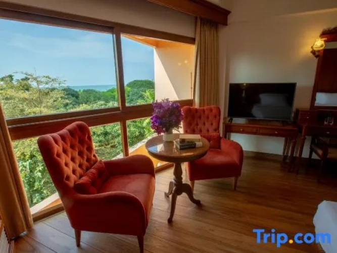 Suite with balcony