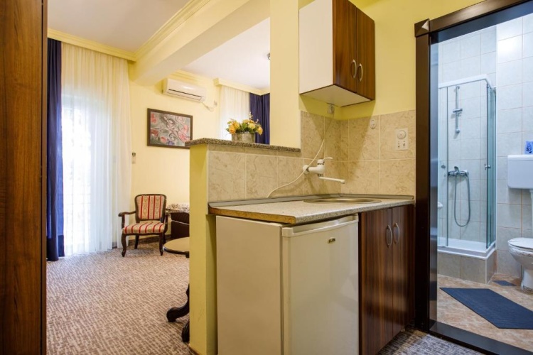 Economy Triple room