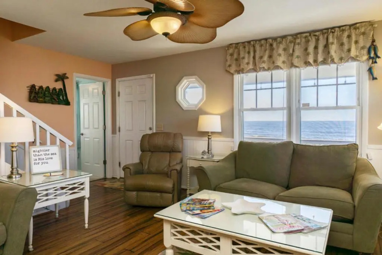 1 4 Us by Oak Island Accommodations