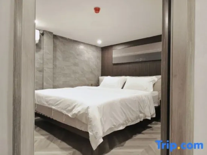 Twin Family Suite with river view