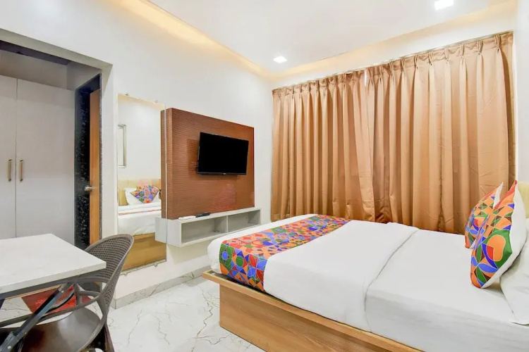 Fabhotel Delight Inn