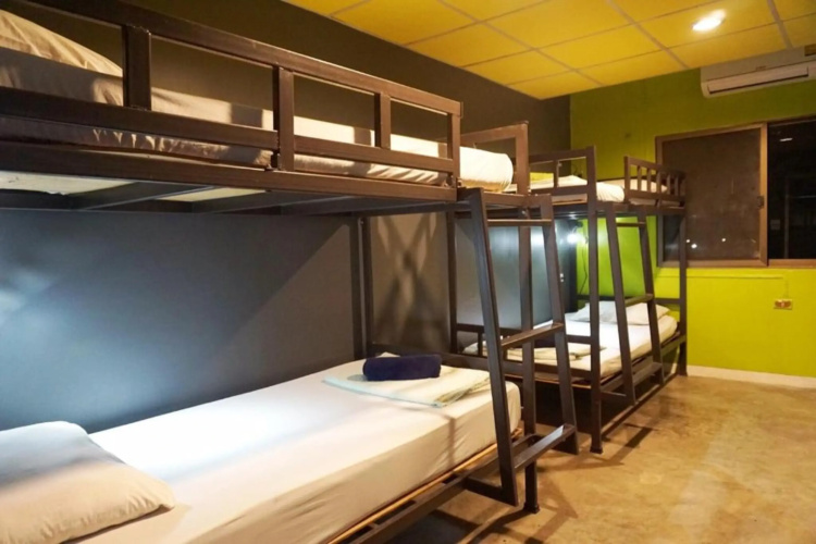 B&B House & Hostel