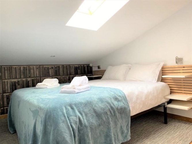 2 Bedrooms Quadruple Apartment