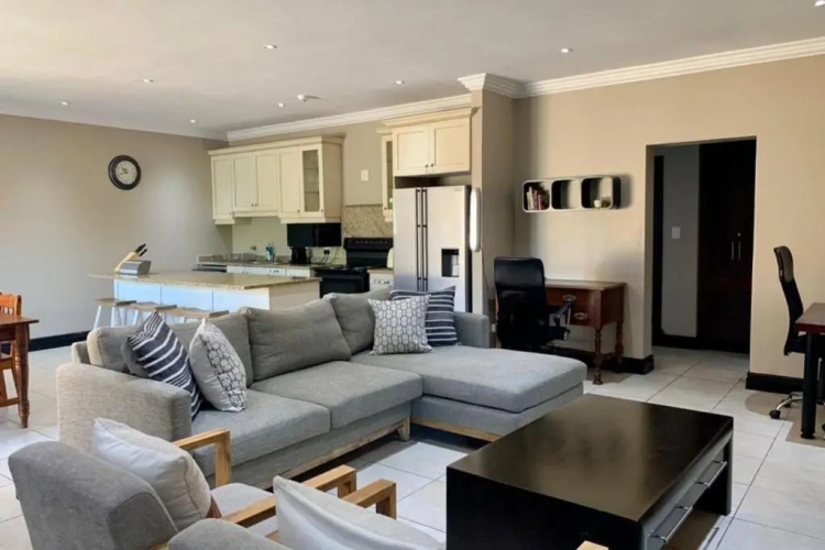 3 Bedrooms Apartment