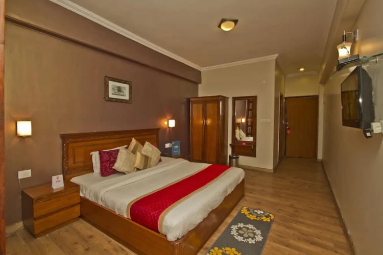 OYO Premium 156 Wingait Heritage
