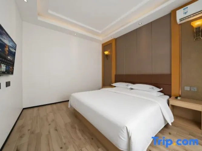 Deluxe Family Suite