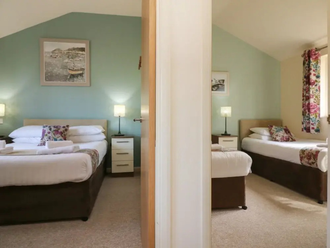 Chalet Log Cabin L2