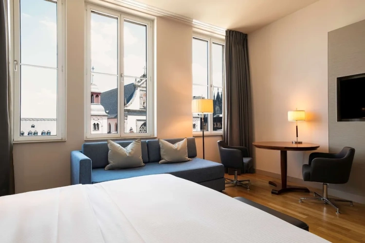 Deluxe Cathedral Dom View Double room