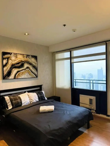 Penthouse 2 bedroom unit with balcony