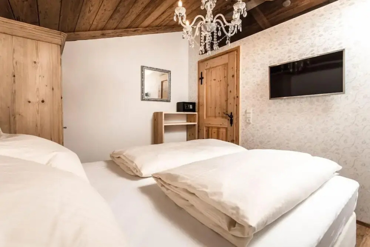 Uralp Royal by A-Appartments