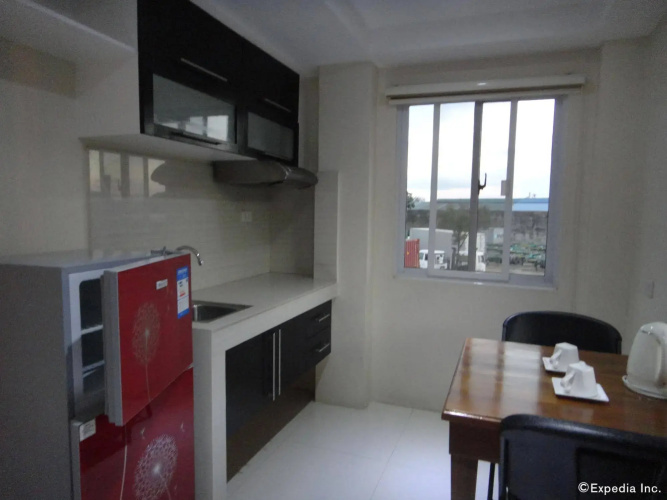 RedDoorz @ Grand Apartelle Hernan Cortes Cebu
