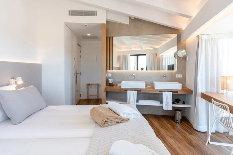 Ynaira Hotel & Spa