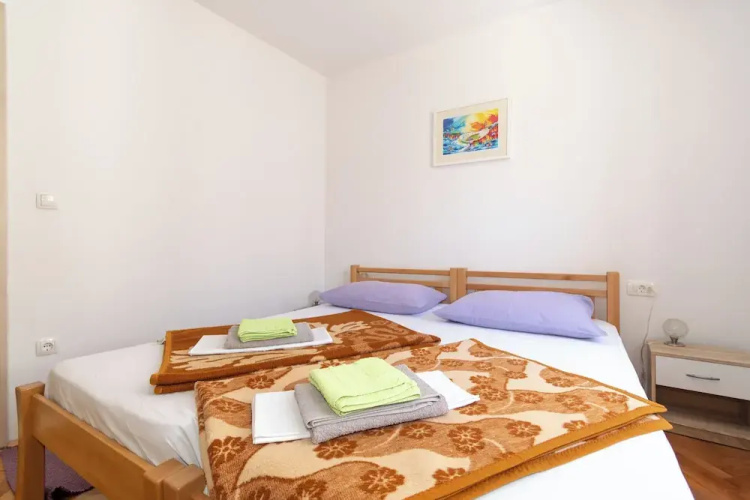 Kira, One Bedroom Apartment In Old Town