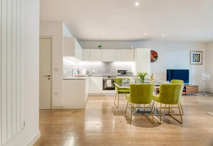 2 Bedrooms Apartment