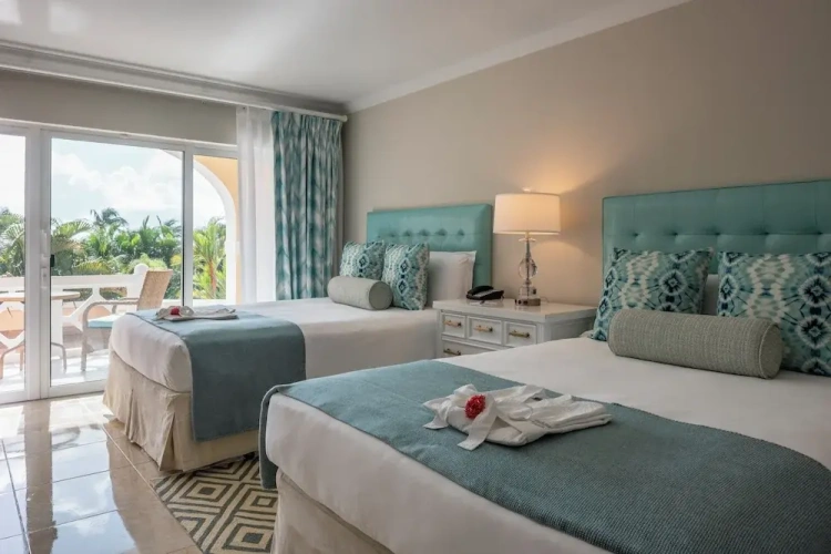 Standard Sextuple room with balcony and with garden view