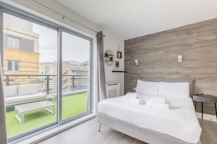 Bright 2 Bedroom Flat in Lambeth With Balcony