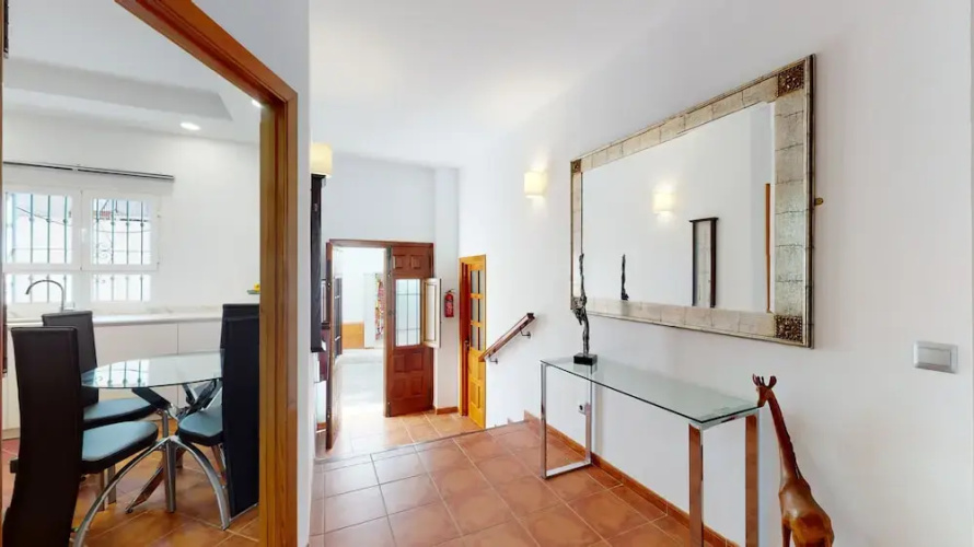 5 Bedroom-privatepool-balcony-sea View-nerja