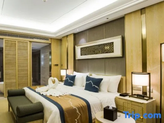 1 Bedroom Superior Double Suite with garden view