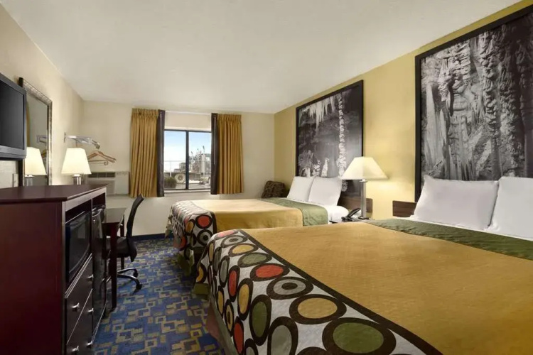 Super 8 Carlsbad