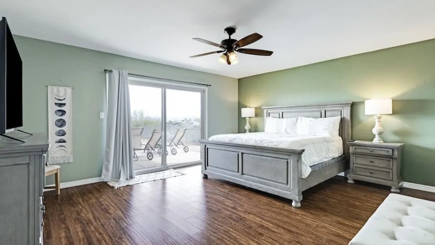 4 Bedrooms Studio