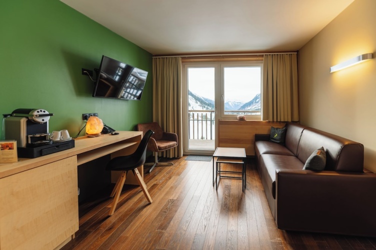 Comfort Double room with balcony and with mountain view