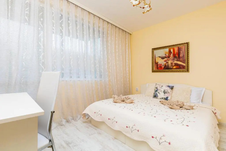 Beige and Purple - Two 1-BDR Apartments in Plovdiv