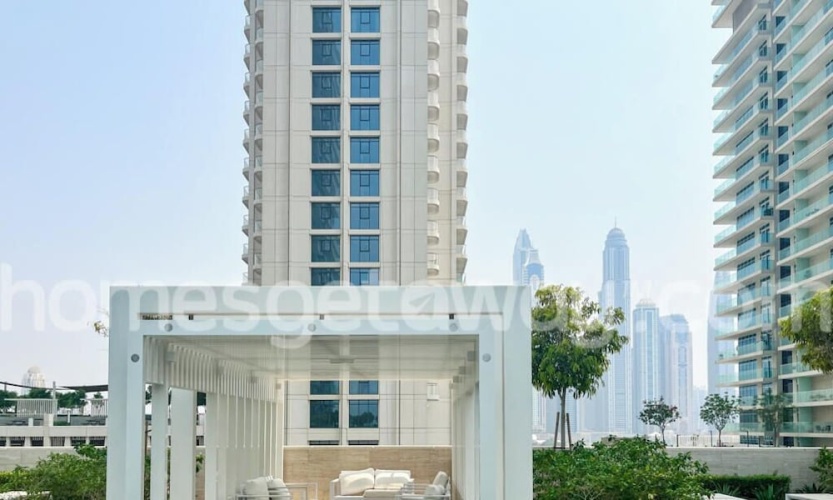 Beachfront Living Marina Skyline Views