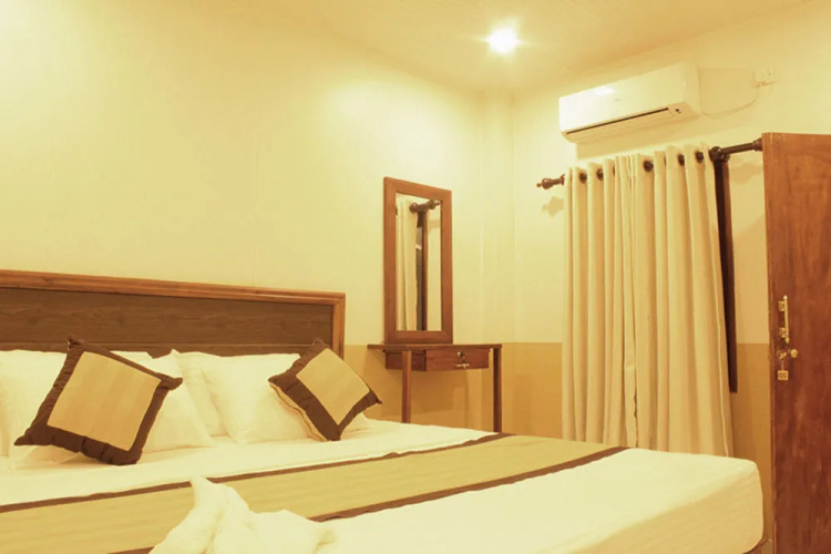 Samaya Fort Hotel