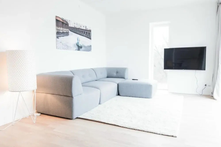 Spacious 1-bed w Private Terrace