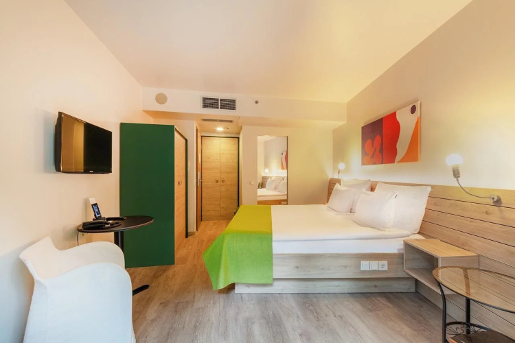 Leon Hotel & Lounge