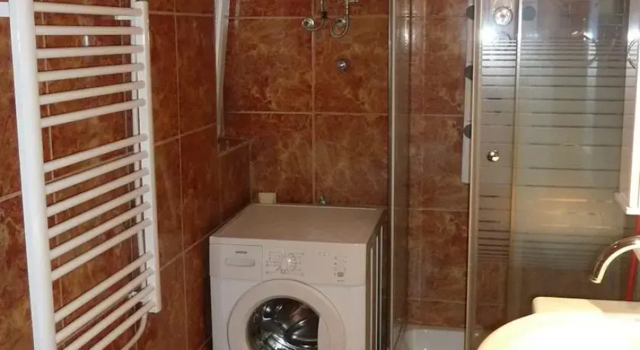 Double Door Hostel