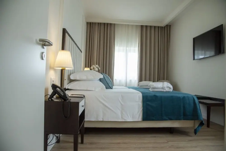 Standard Double room with pool view