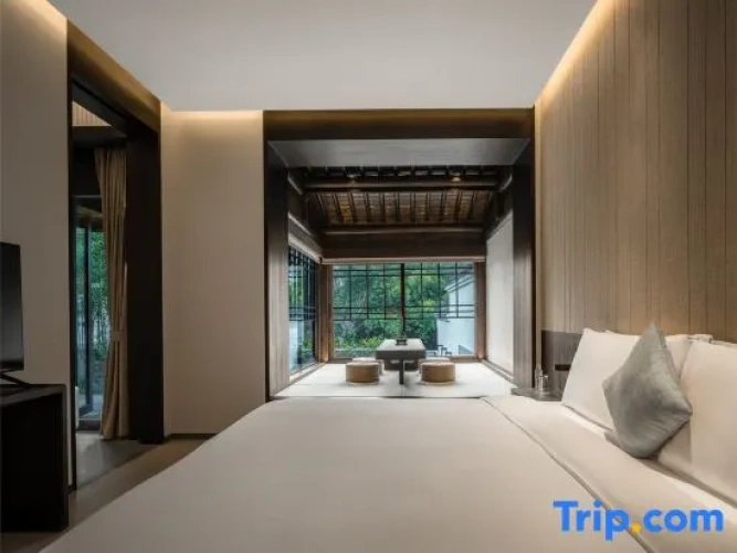 2 Bedrooms Villa