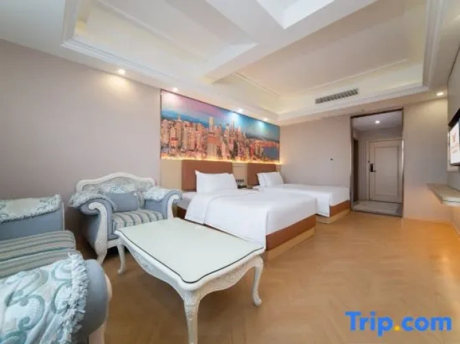 Deluxe Family Suite