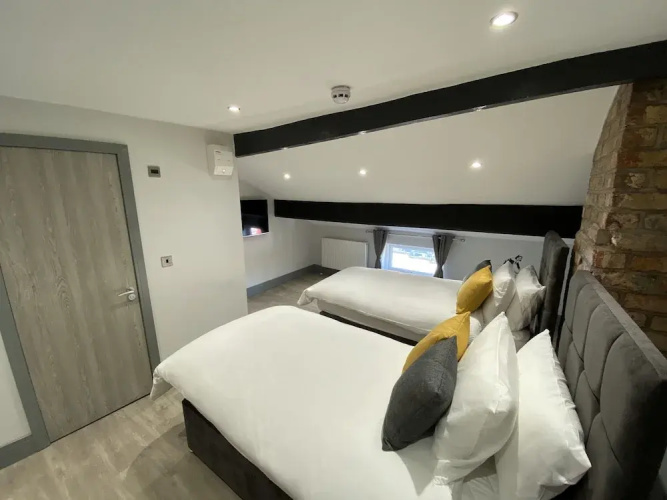 6Adelphi