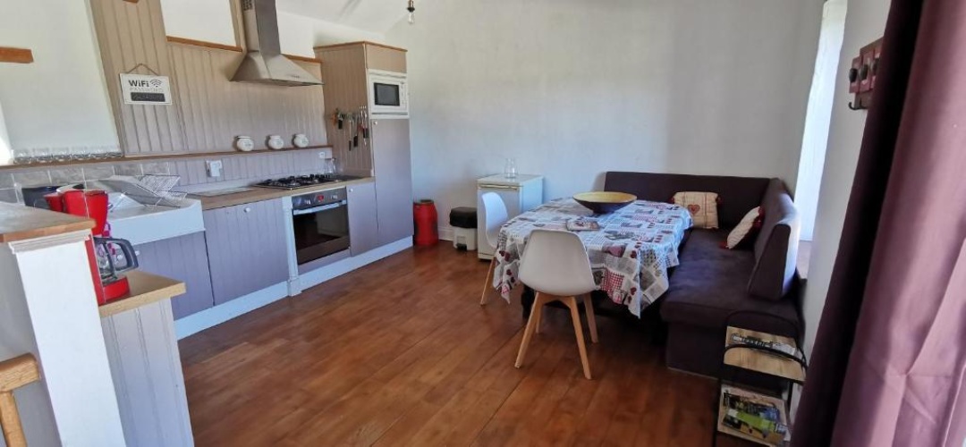 2 Bedrooms Cottage