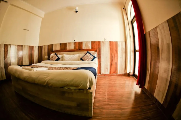 LN Hotel and Restaurant - Hostel