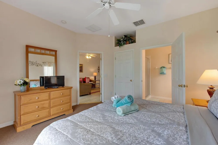 4 Bed, 2 Master Suites. South Facing Pool. Resort