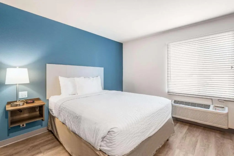 WoodSpring Suites Chicago Midway