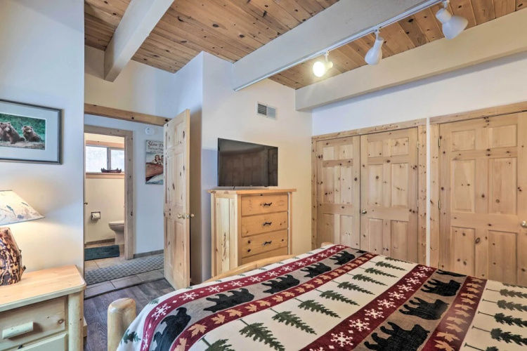 Lazy Bear Cabin