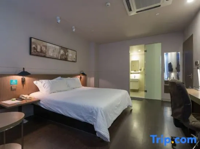 Standard Double Suite