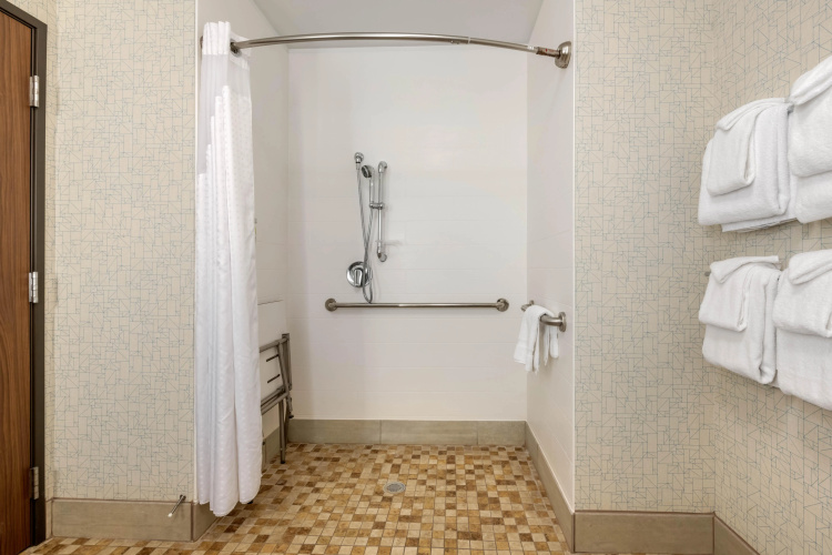 Holiday Inn Express & Suites St. Petersburg - Madeira Beach photo 11