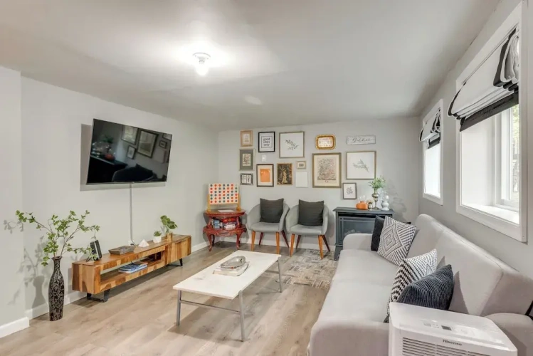 4 Bedrooms Cottage