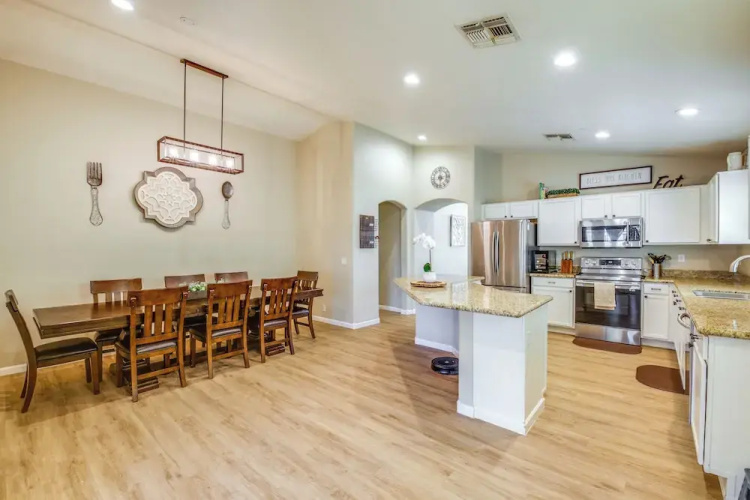 Fenced-in Pool & Patio: Gilbert Home!